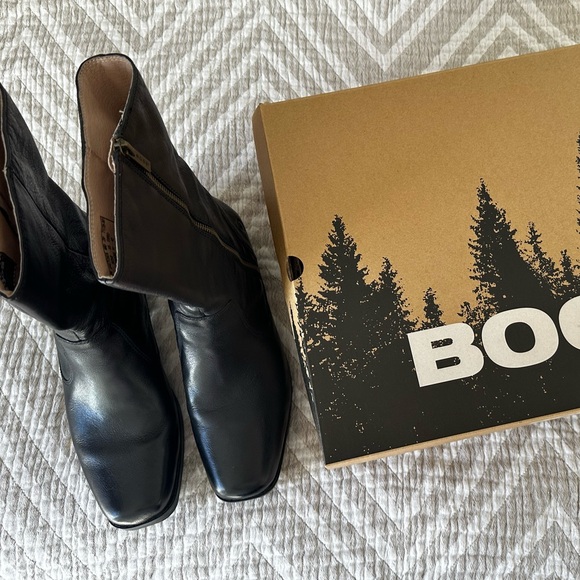 BOGS MID CALF LEATHER BOOT - Picture 9 of 12